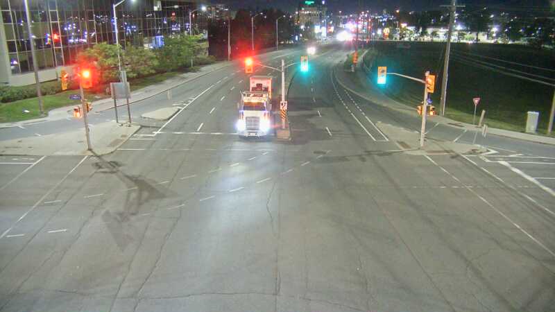 Traffic camera image at 2025-09-19 01:02:00