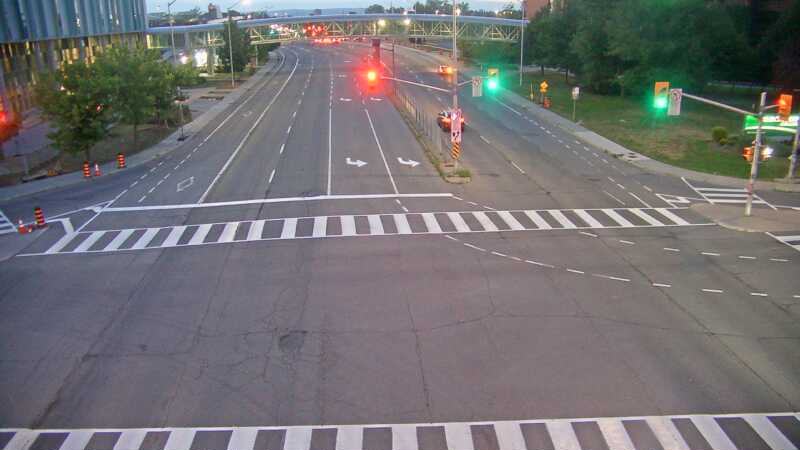 Traffic camera image at 2025-08-25 00:15:45