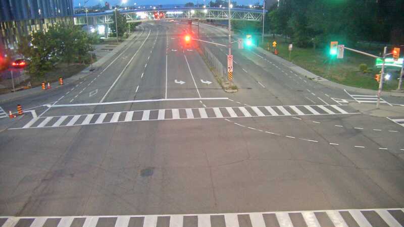 Traffic camera image at 2025-08-25 00:25:43