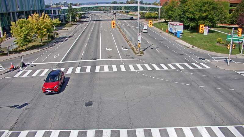 Traffic camera image at 2025-09-14 17:20:43
