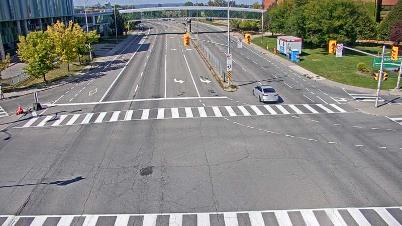 Traffic camera image at 2025-09-14 18:35:42