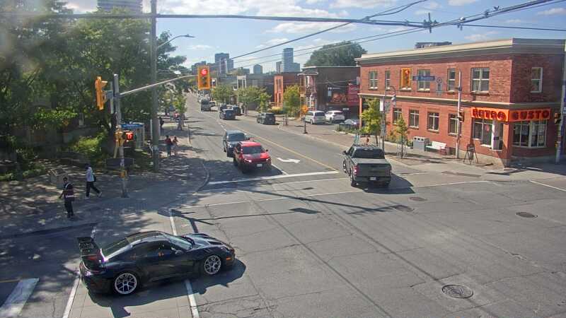 Traffic camera image at 2025-09-14 18:35:43