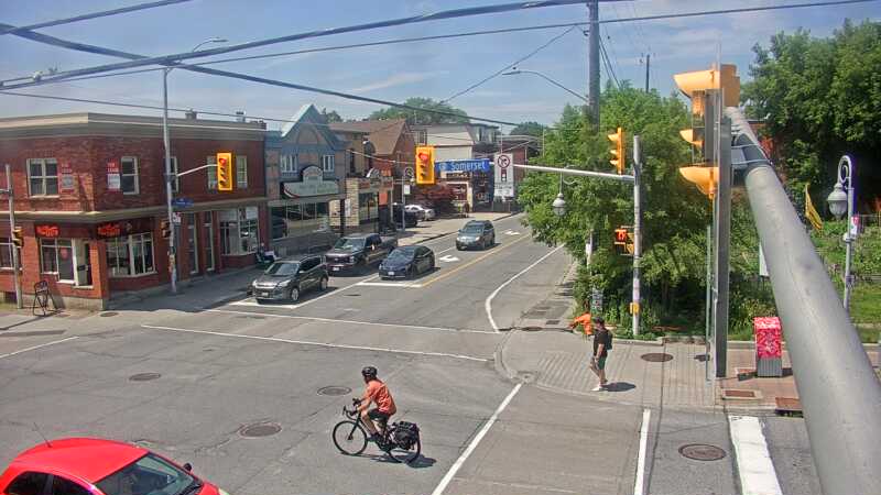 Traffic camera image at 2025-06-30 18:10:42