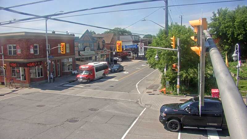Traffic camera image at 2025-06-30 19:15:46