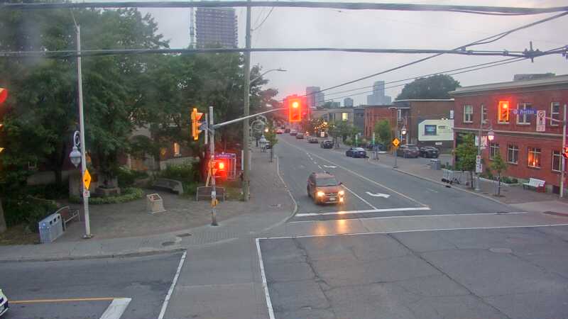 Traffic camera image at 2025-07-31 00:30:44