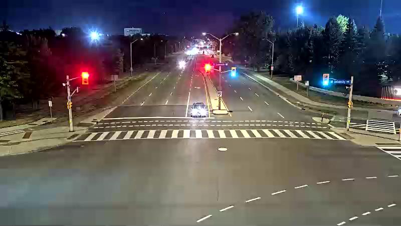 Traffic camera image at 2025-08-25 00:40:39