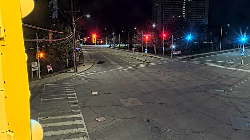 Traffic camera image at 2025-04-25 08:20:31