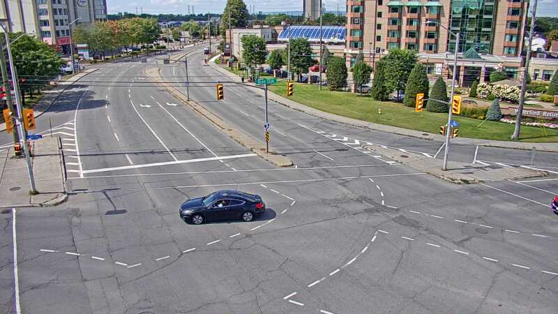 Traffic camera image at 2025-09-01 18:10:07