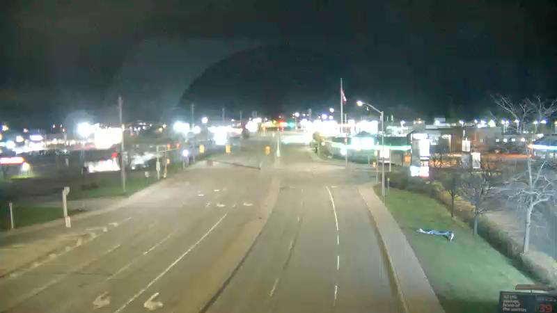 Traffic camera image at 2025-05-09 06:35:51
