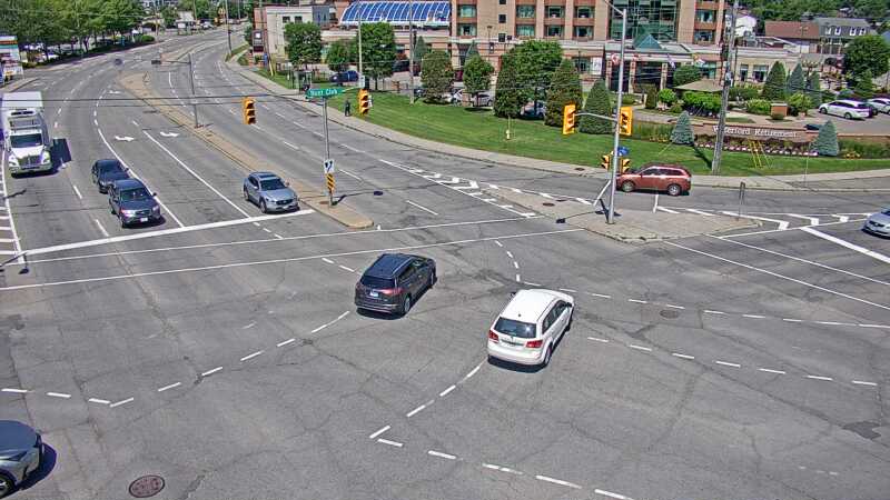 Traffic camera image at 2025-06-30 16:05:07