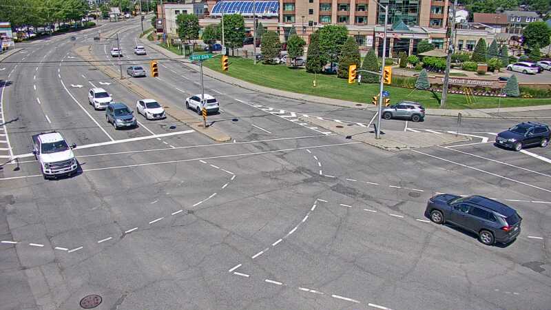 Traffic camera image at 2025-06-30 16:10:17