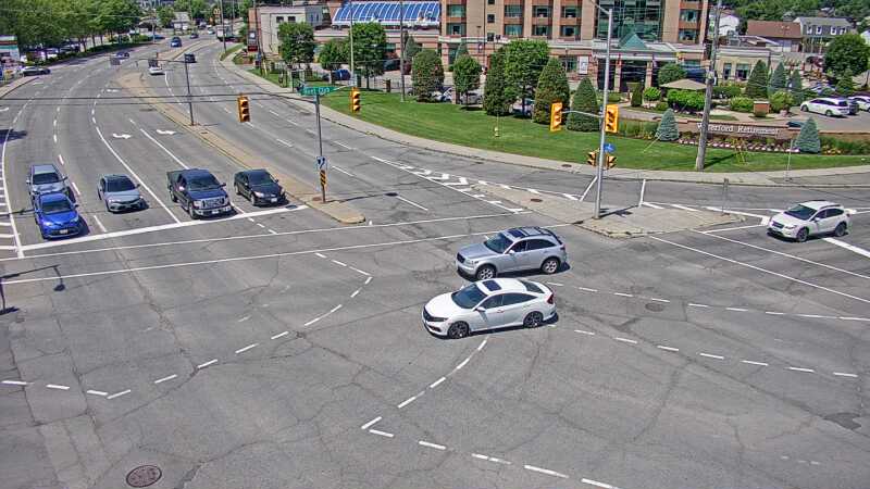 Traffic camera image at 2025-06-30 17:15:16