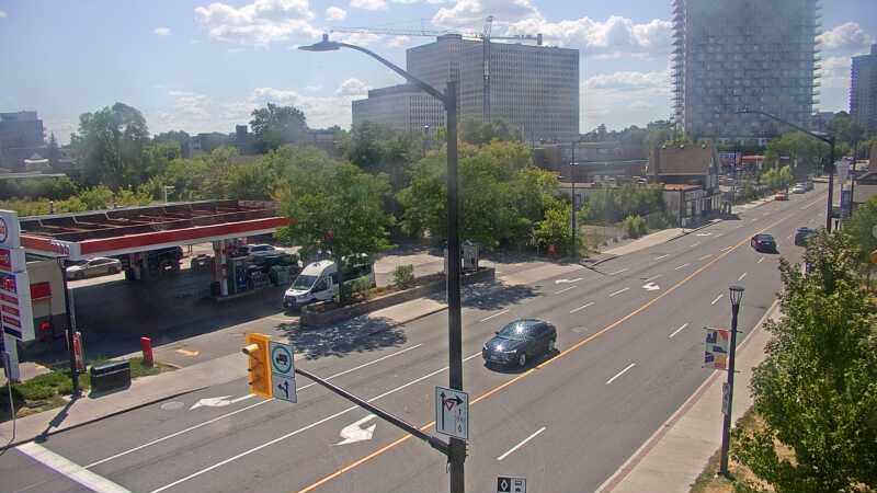 Traffic camera image at 2025-08-22 17:40:46