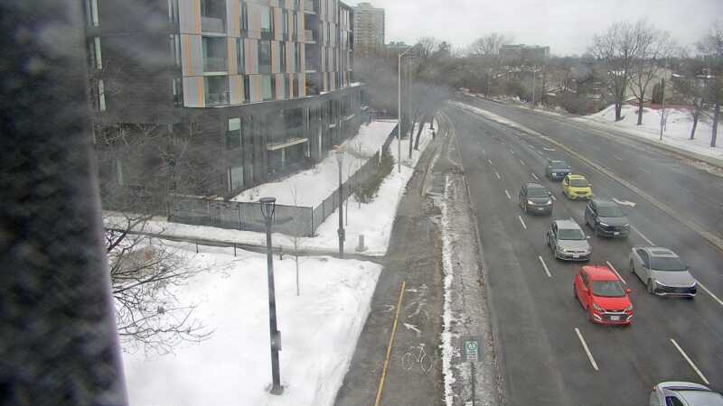 Traffic camera image at 2025-03-09 13:37:06