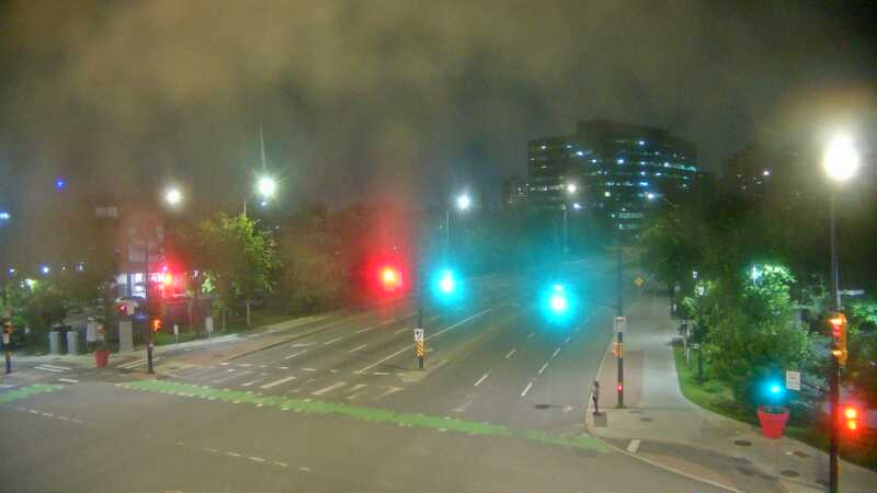 Traffic camera image at 2025-07-07 02:43:32