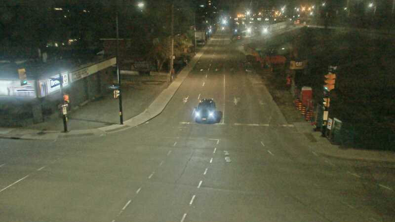 Traffic camera image at 2025-05-09 06:00:30