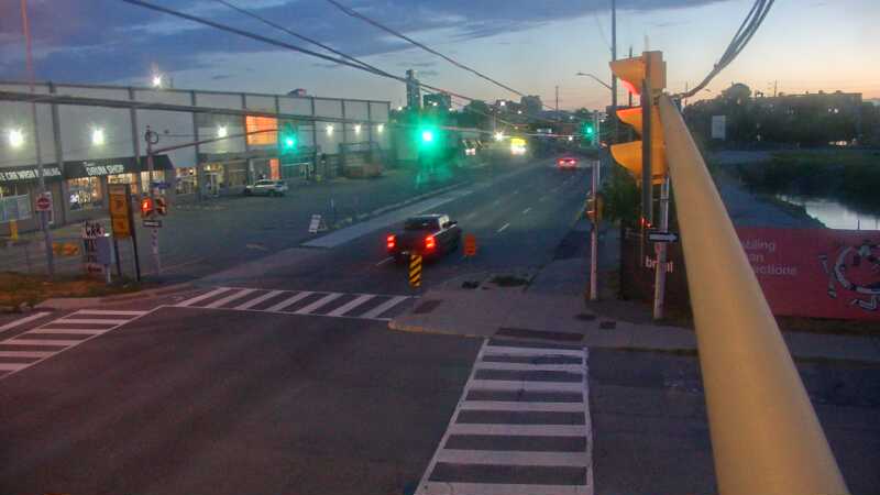 Traffic camera image at 2025-08-25 00:15:46