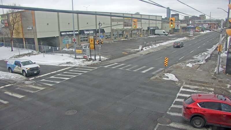 Traffic camera image at 2025-03-09 13:05:37