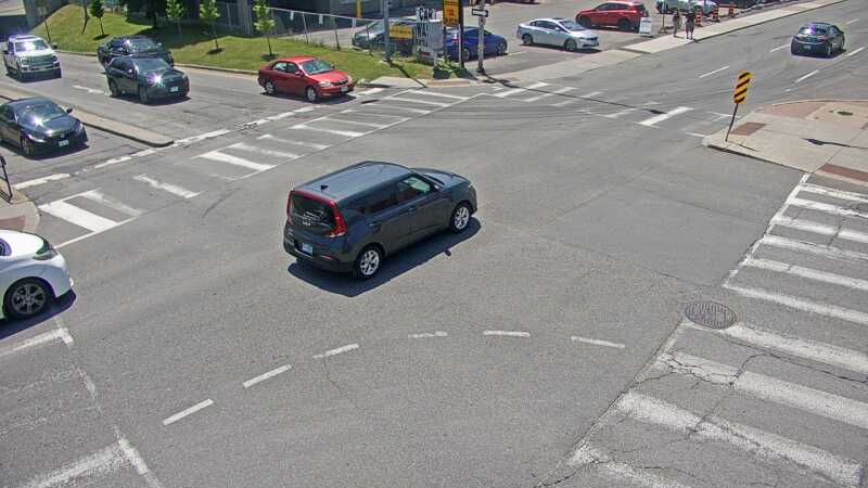 Traffic camera image at 2025-06-30 17:00:47