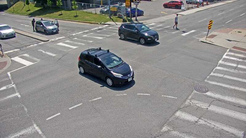 Traffic camera image at 2025-06-30 17:10:58