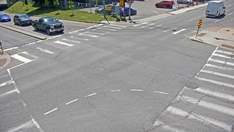 Traffic camera image at 2025-06-30 17:15:58