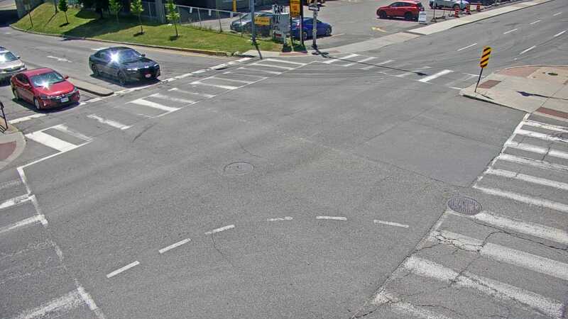 Traffic camera image at 2025-06-30 17:20:55