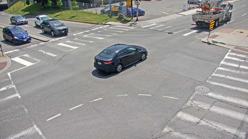 Traffic camera image at 2025-06-30 18:25:46