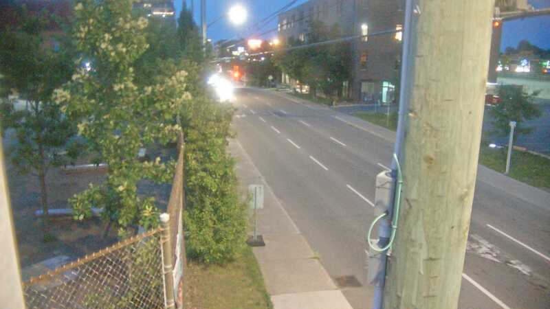 Traffic camera image at 2025-07-06 01:30:52