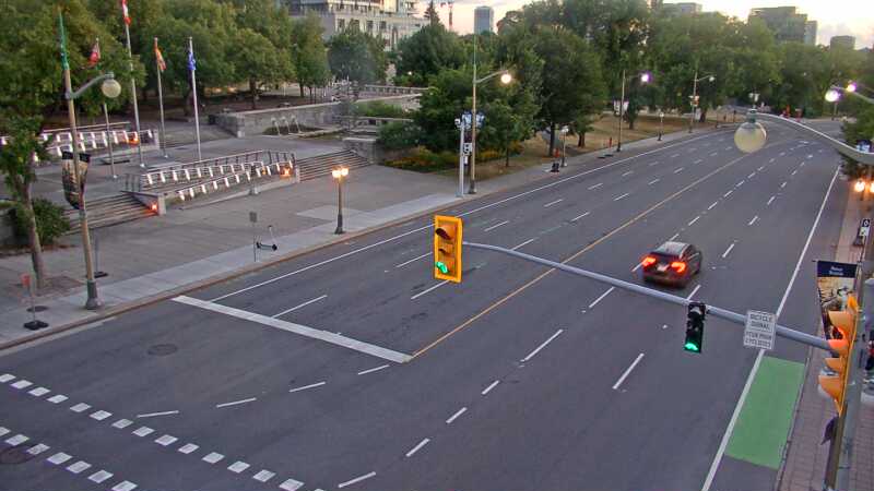 Traffic camera image at 2025-08-25 00:00:44
