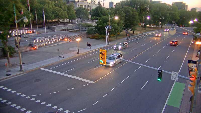 Traffic camera image at 2025-08-25 00:10:43