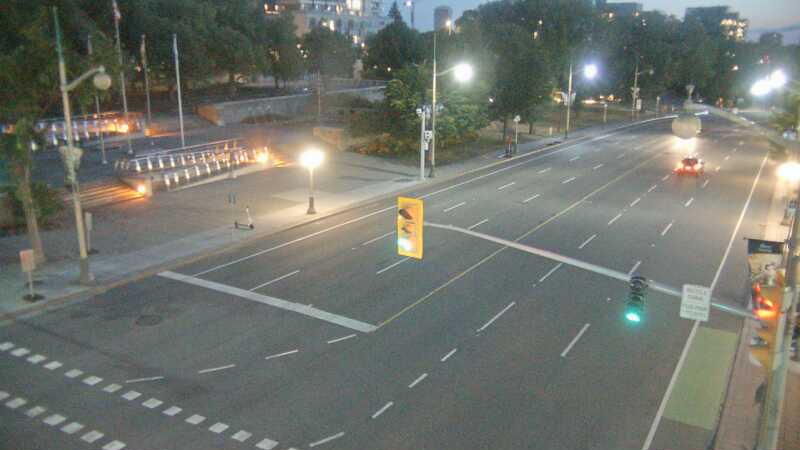 Traffic camera image at 2025-08-25 00:30:42