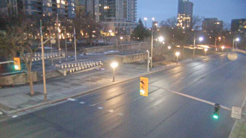 Traffic camera image at 2025-03-25 10:30:33
