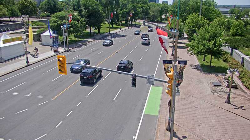 Traffic camera image at 2025-06-30 17:50:45