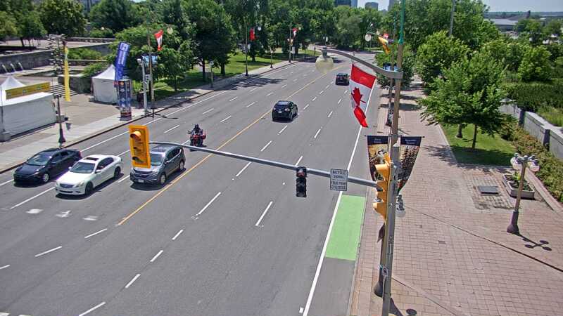 Traffic camera image at 2025-06-30 18:05:51