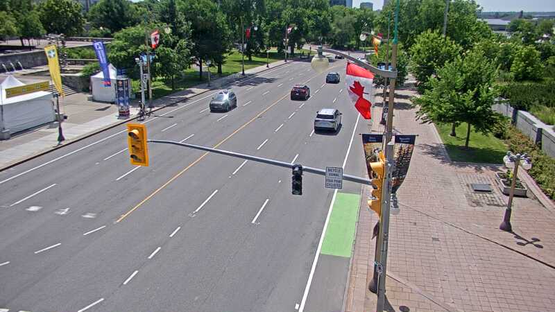 Traffic camera image at 2025-06-30 18:10:43