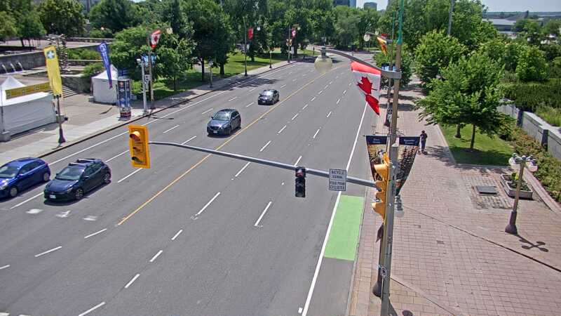 Traffic camera image at 2025-06-30 18:15:43