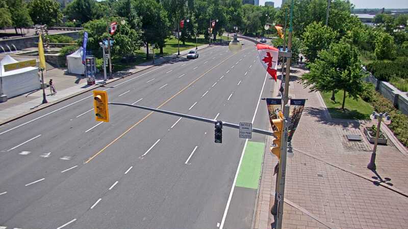 Traffic camera image at 2025-06-30 19:00:43