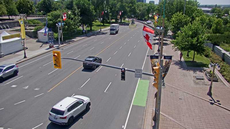 Traffic camera image at 2025-06-30 19:05:50