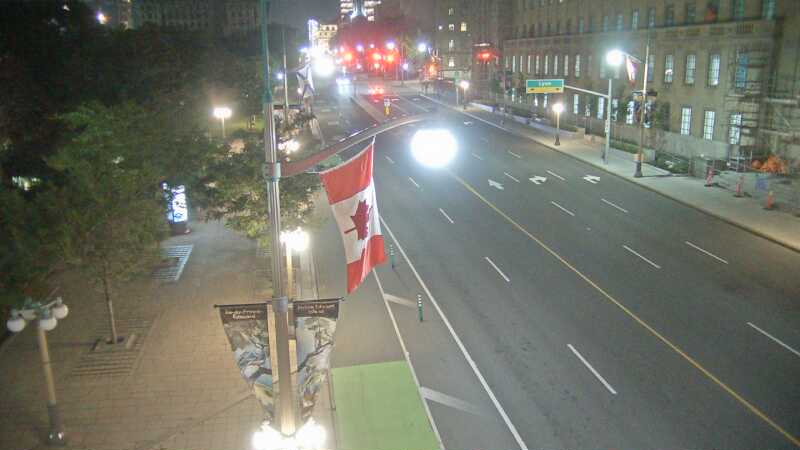 Traffic camera image at 2025-07-07 04:02:24