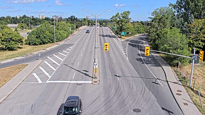 Traffic camera image at 2025-08-24 14:25:45