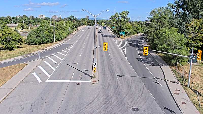 Traffic camera image at 2025-08-24 14:35:44