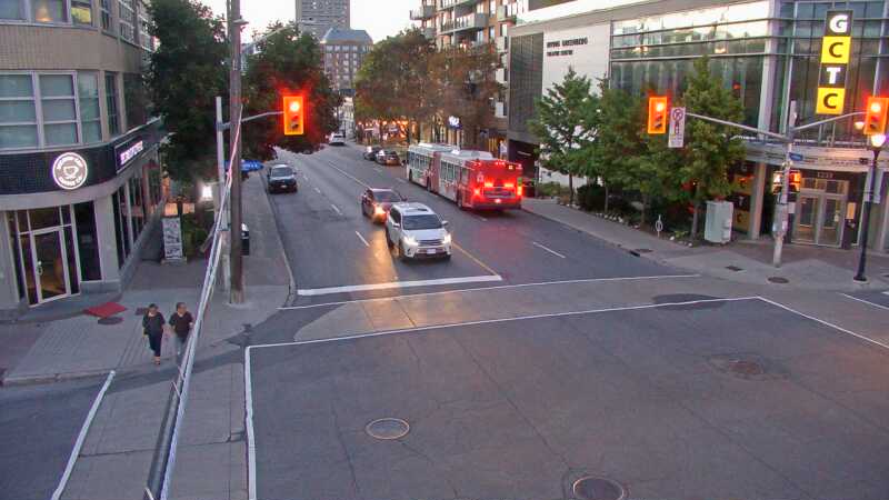 Traffic camera image at 2025-08-25 00:05:49