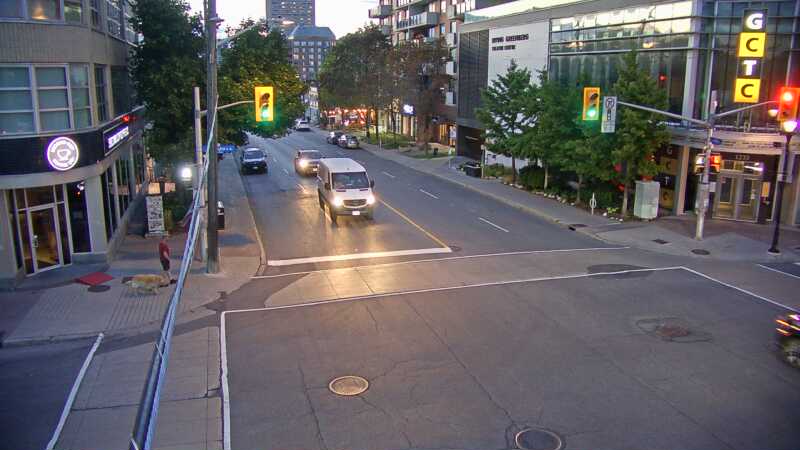 Traffic camera image at 2025-08-25 00:10:44