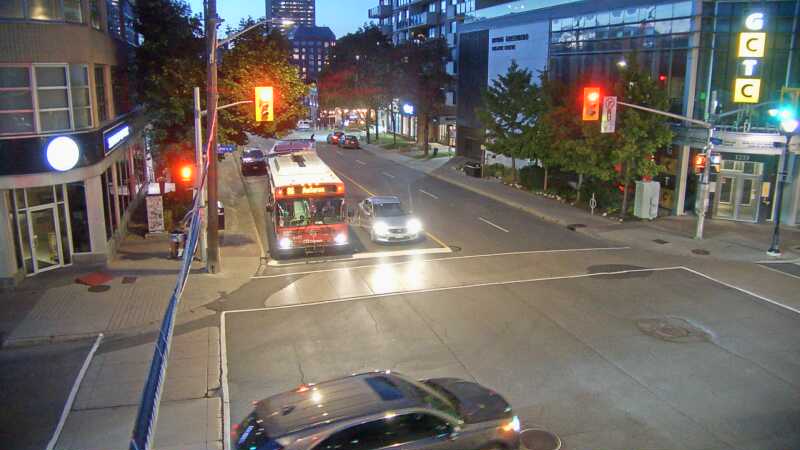 Traffic camera image at 2025-08-25 00:25:44