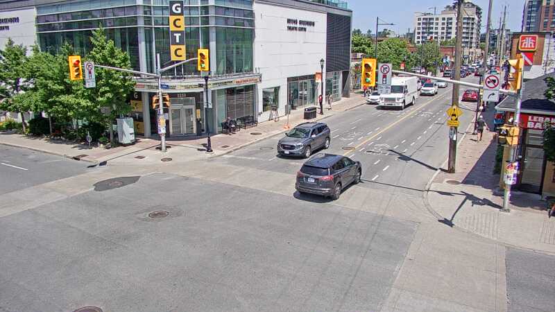 Traffic camera image at 2025-06-30 17:37:22