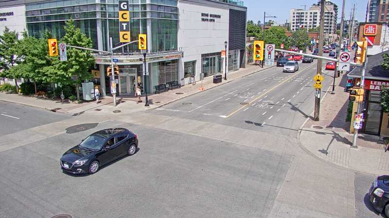 Traffic camera image at 2025-06-30 18:10:44