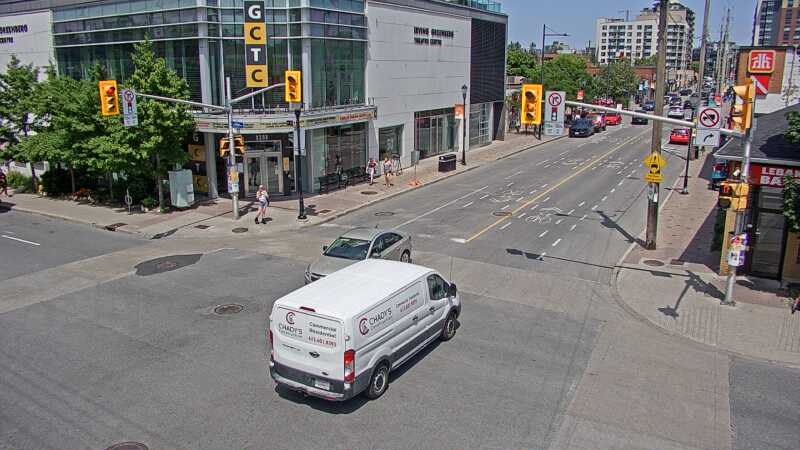 Traffic camera image at 2025-06-30 18:15:44