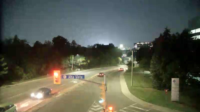 Traffic camera image at 2025-08-04 01:25:42