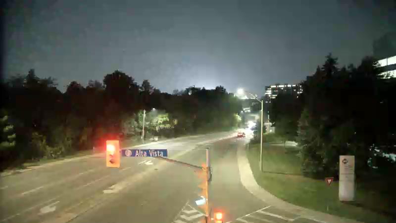 Traffic camera image at 2025-08-04 01:30:38