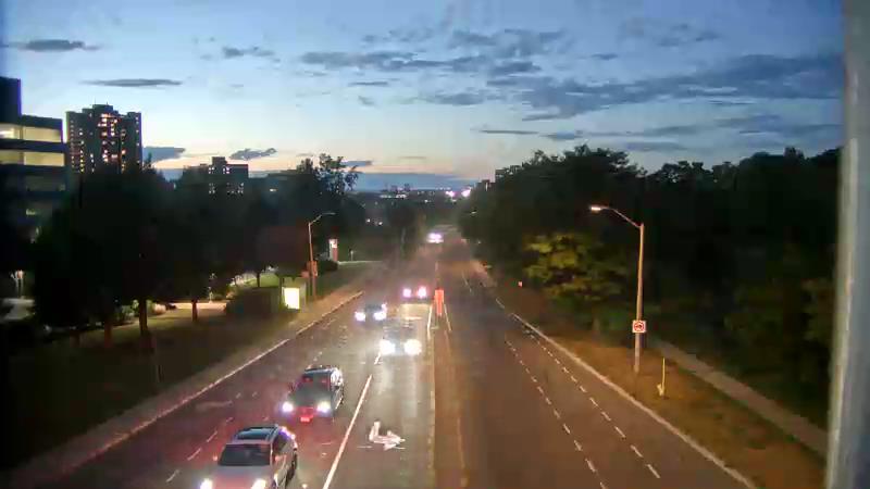 Traffic camera image at 2025-08-25 00:25:44